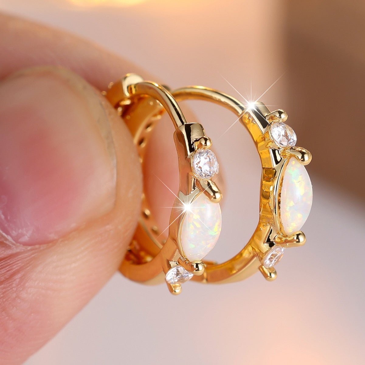 Simple Ear Clip All-match Special Interest Light Luxury Micro Personality Trendy Ear Buckle