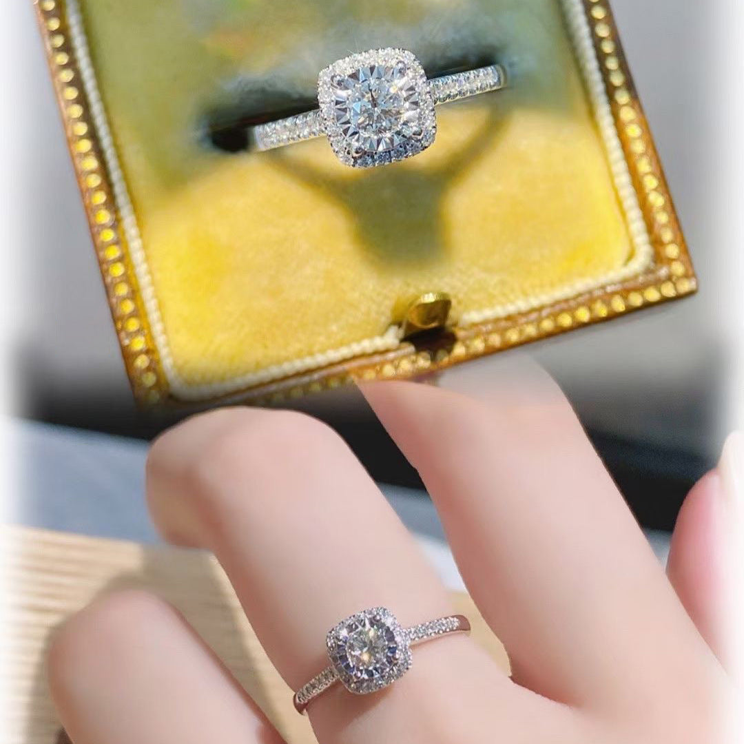 Women's Sterling Silver Moissanite Ring